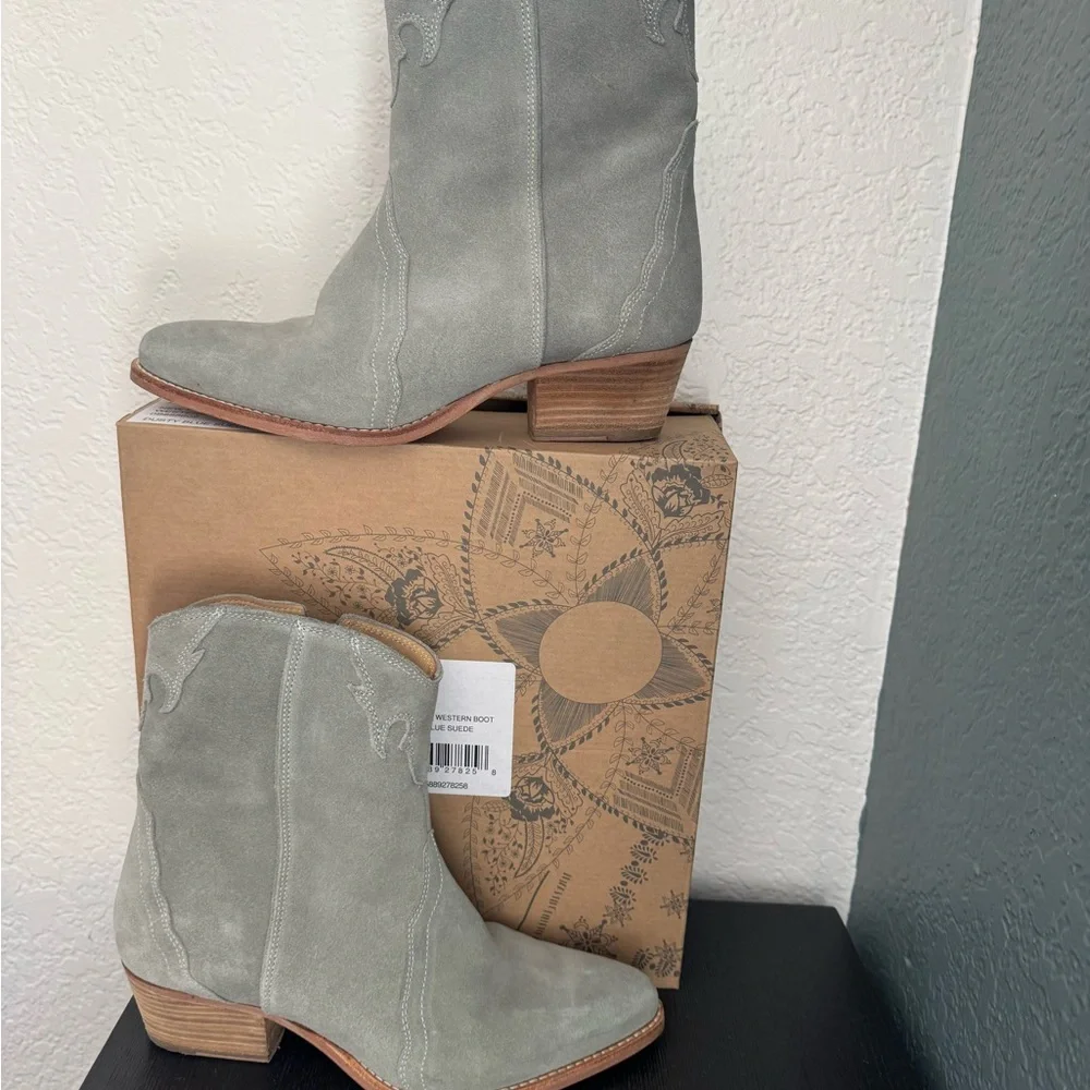 Free People New Frontier Western Suede Mid Calf Boot -Like New! - Picture 2 of 9